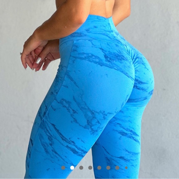 Bombshell Sportswear Other - Bombshell x small marble blue comes with bag $89.00